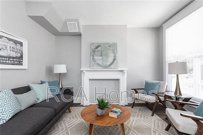 Building Photo - 1024 Orange St