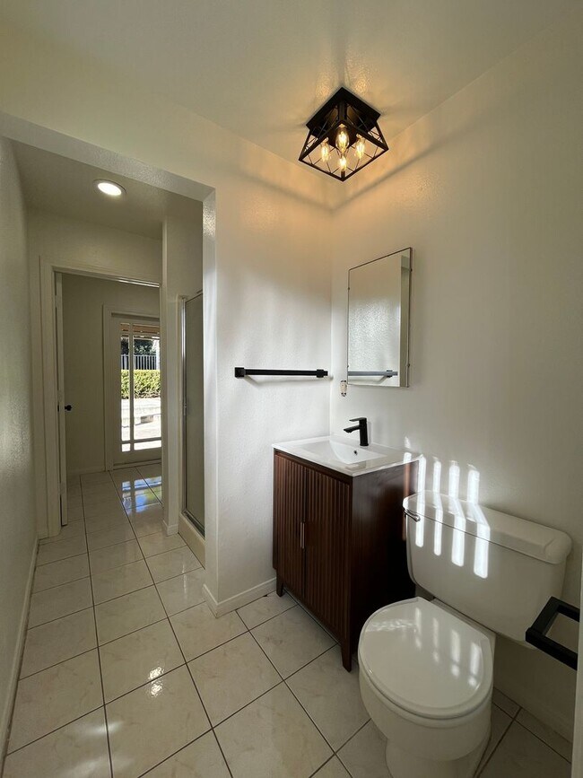 Building Photo - MOUNTAIN VIEWS!! Newbury Park 4+2.5 on cul-de-sac lot!