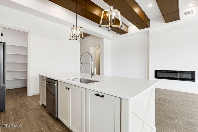 Building Photo - 962 Keenland Ave