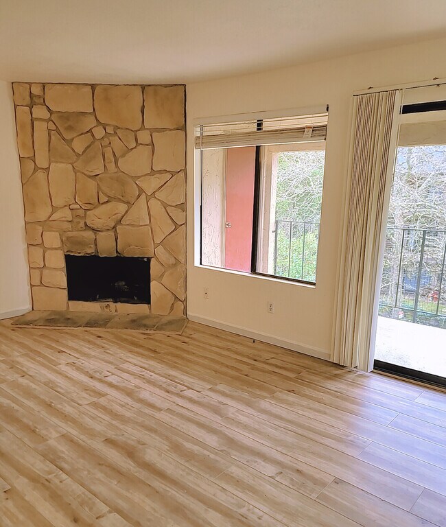 Livingroom and fireplace - 16245 NE 12th Ct
