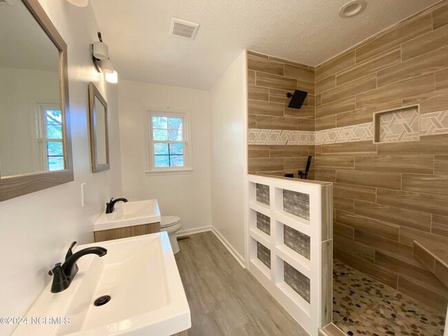 Building Photo - PRIVATE COVERED POOL IN CAROLINA SHORES!