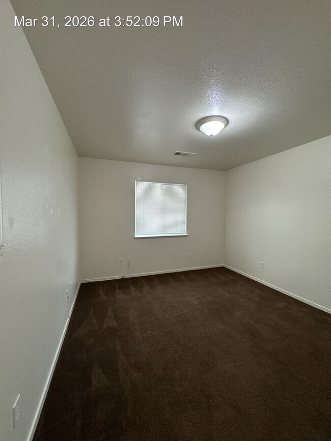 Building Photo - 4048