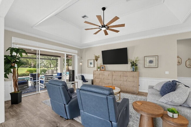 Building Photo - Winter season on the Boca Royale golf course, furnished pool home with club membership