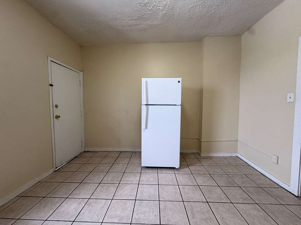 Building Photo - 33 Dickerman St