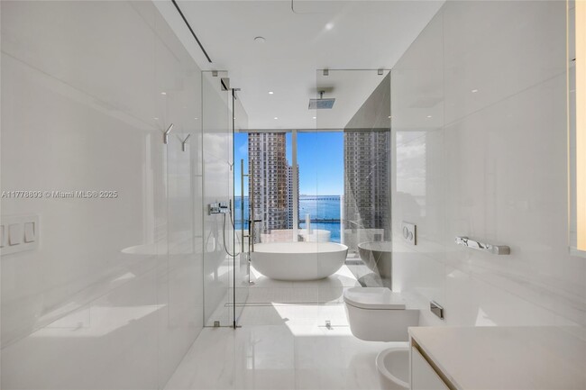 Building Photo - 300 Biscayne Blvd Way