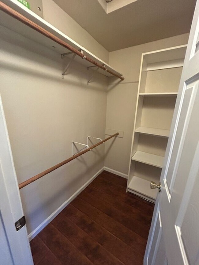 Building Photo - Beautiful 3 Bedroom 2 Bathroom in Farmersville!!