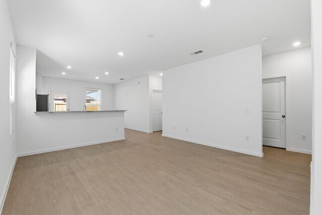 Building Photo - 26391 Cedar Sedge Dr
