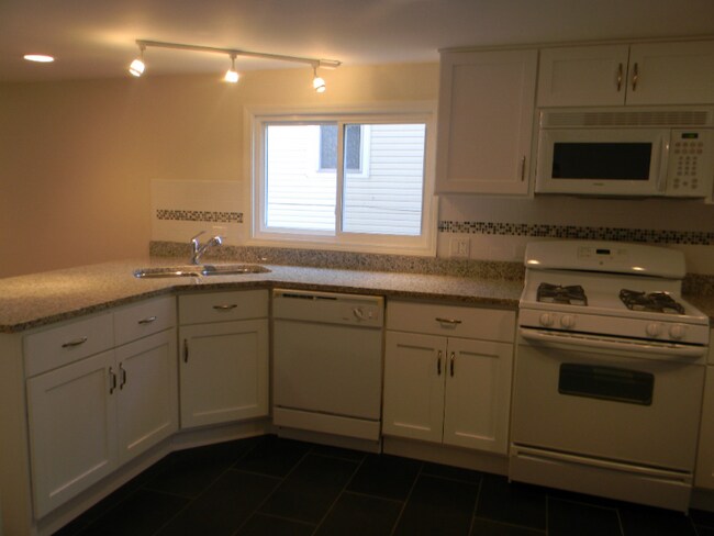 Building Photo - 4714 N Springfield Ave