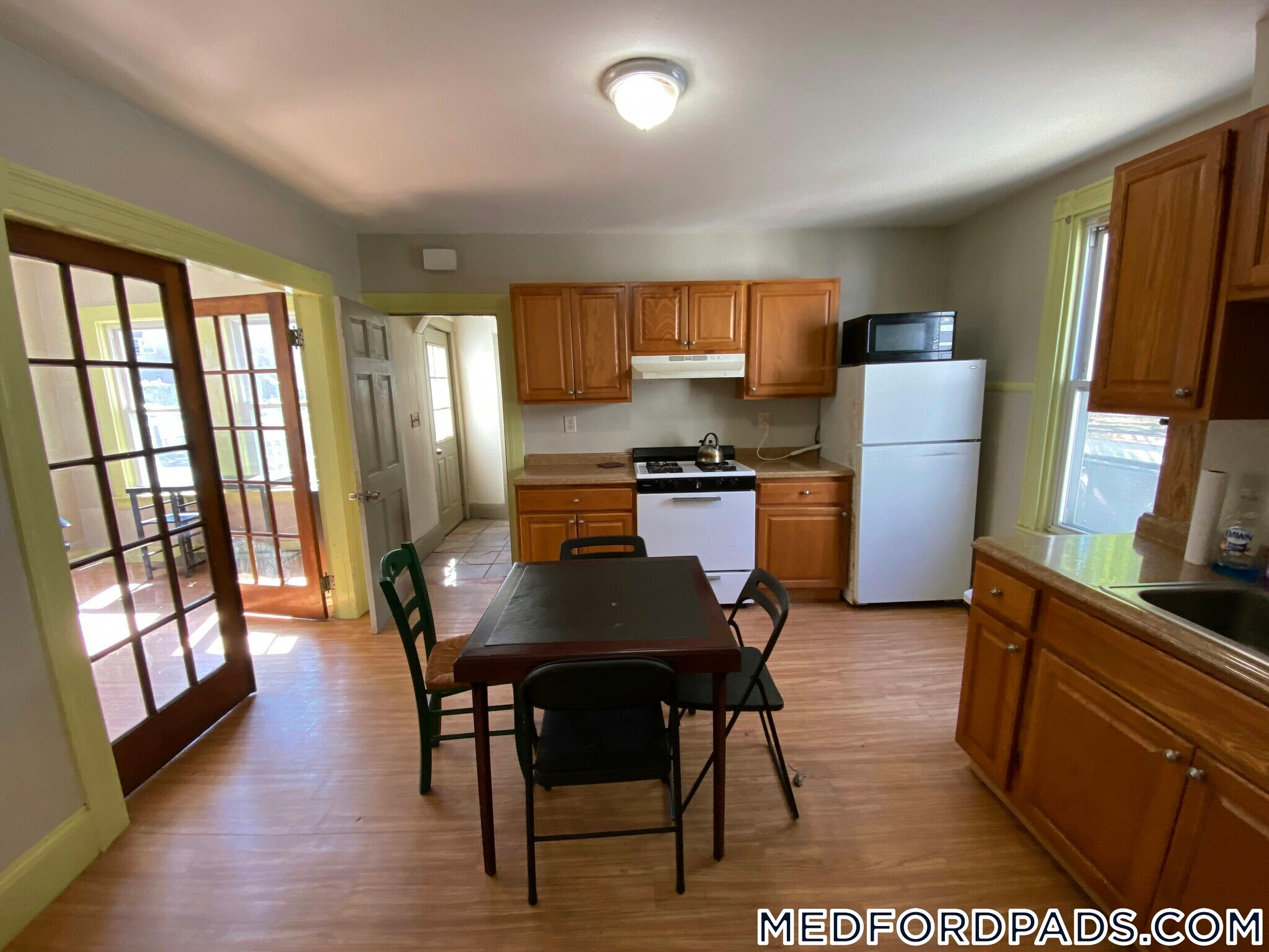 Building Photo - 569 Main St