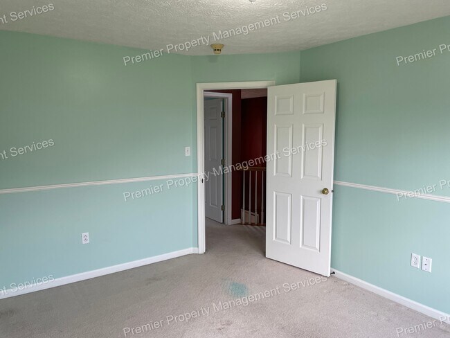 Building Photo - 709 Williamsburg Ct