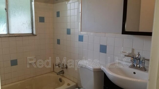 Building Photo - 4050 Esseldale Dr