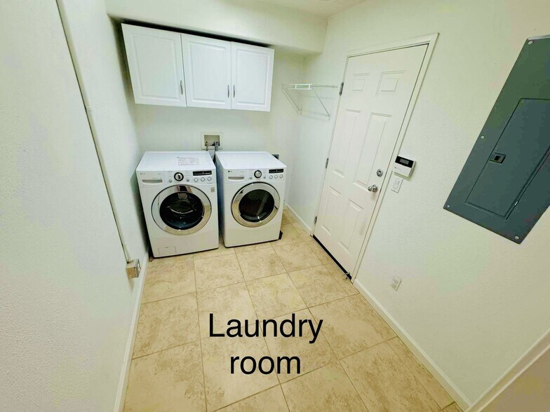 Building Photo - 205 Parc Place Dr