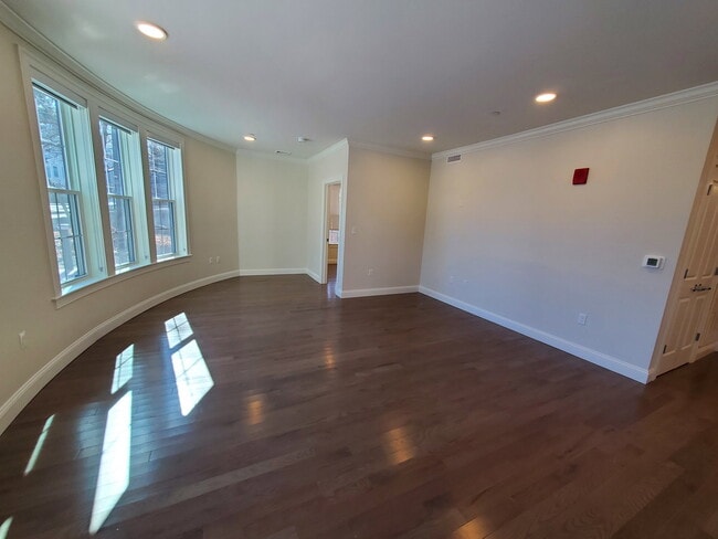 Building Photo - 39 Herrick Rd