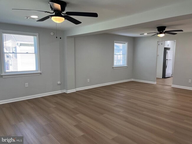 Primary Photo - 402 Maple Ave