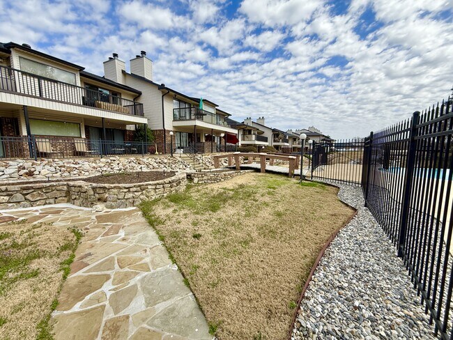 Building Photo - 5371 Central Ave