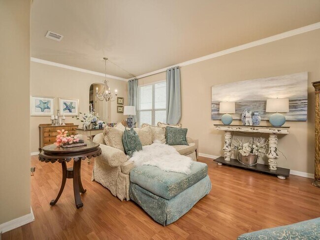 Building Photo - 14508 Broadwinged Hawk Dr