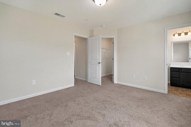 Building Photo - 109 Holstein Dr