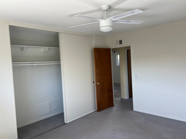 Building Photo - 7548 Newport Dr