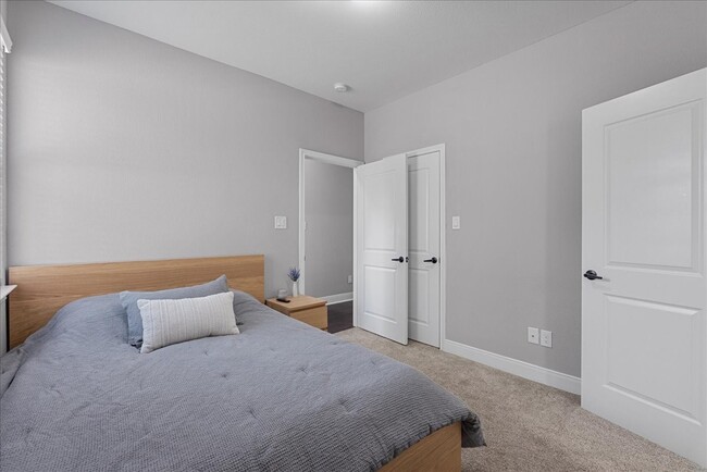 Building Photo - 20061 Torrey Pines Ln