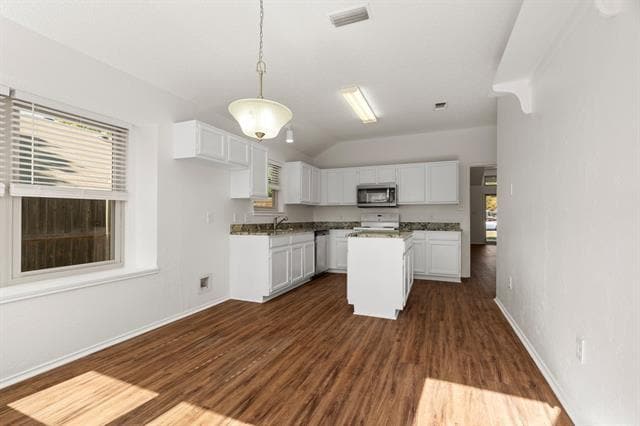 Building Photo - 401 Caviness Dr