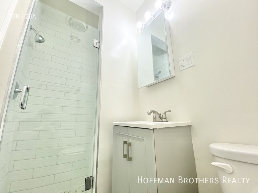 Building Photo - 1445 S Sherbourne Dr