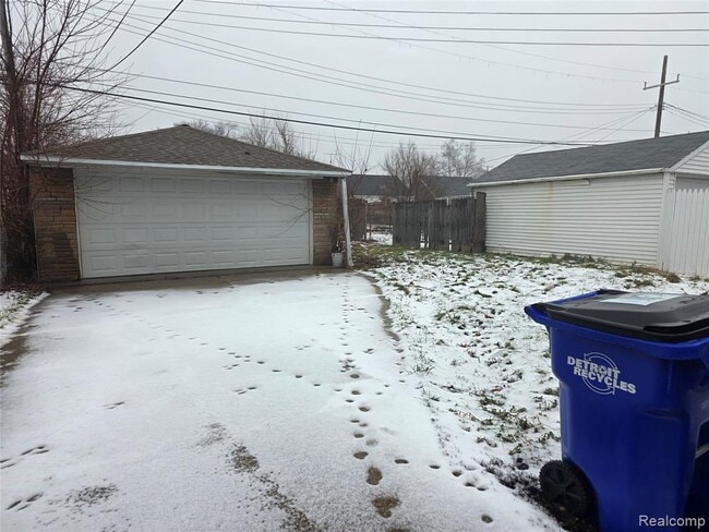 Building Photo - 16647 Rossini Dr