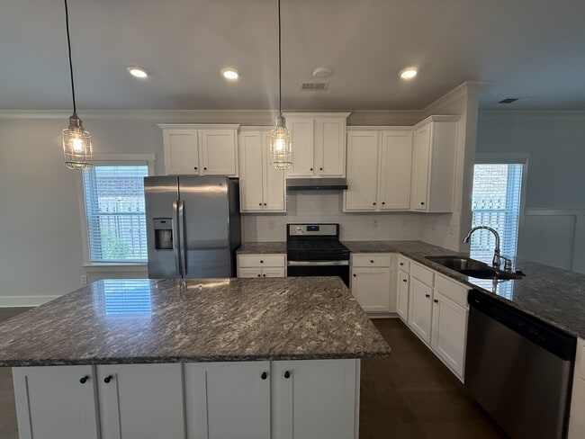 Building Photo - 22 Desert Oak Ct SW