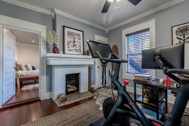 Building Photo - Rare historic East Nashville bungalow for rent; 4 Beds 3 Baths, 1,806 SqFt, fenced yard