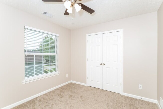 Building Photo - 236 Vineyard Ridge Dr