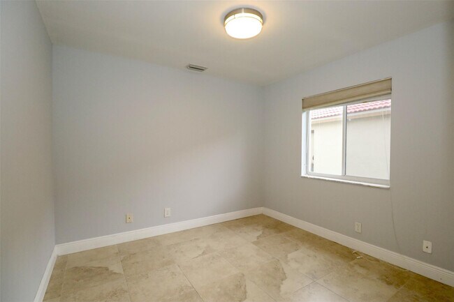 Building Photo - 1466 Mira Vista Cir