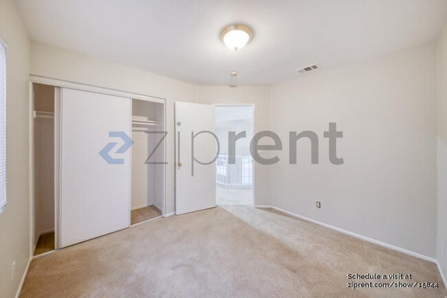 Building Photo - 7855 Green Crest Ct