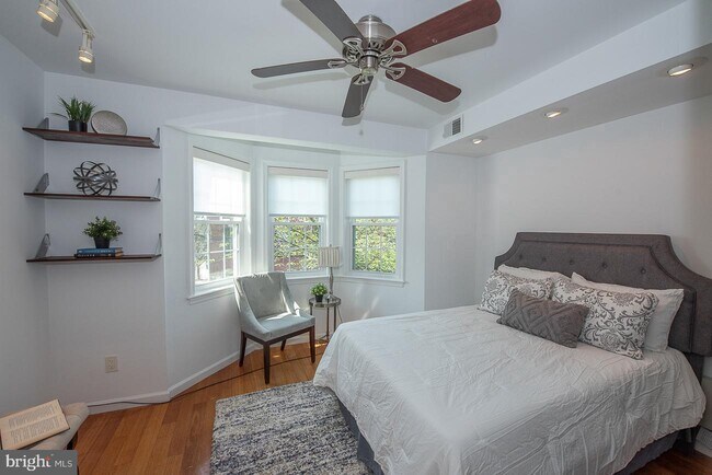 Building Photo - 2025 Parrish St