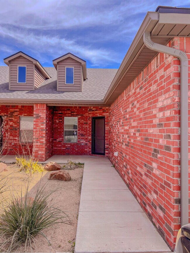 Building Photo - 11913 Evanston Ave