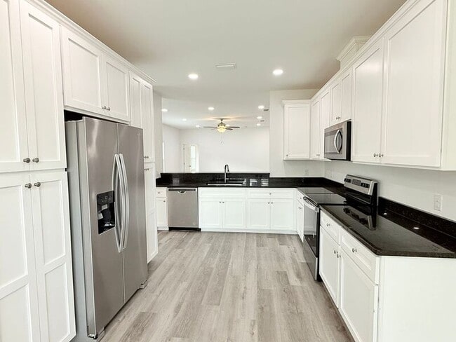 Building Photo - 3278 Bernath Dr