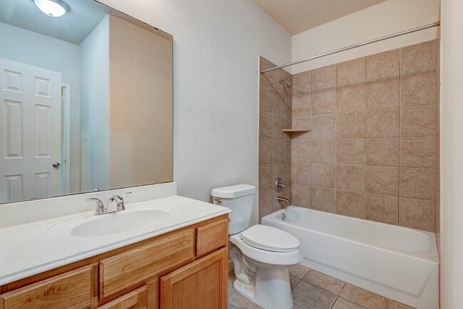 Building Photo - 25206 Pepper Ridge Ln