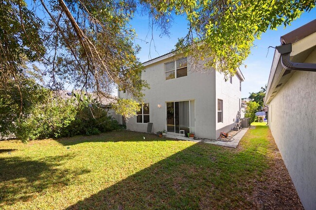 Building Photo - 18051 Rhumba Way