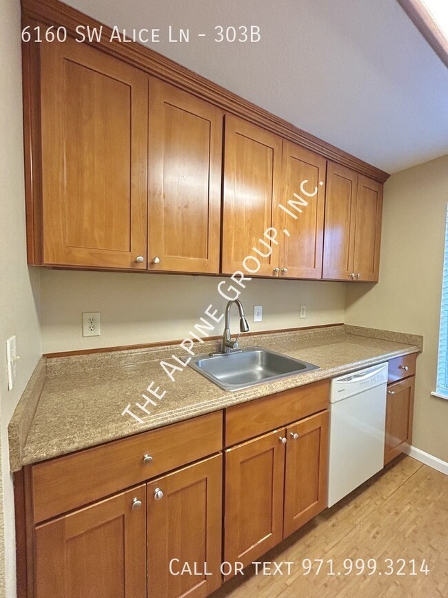 Building Photo - Spacious Condo in Beaverton! Utilities Inc...