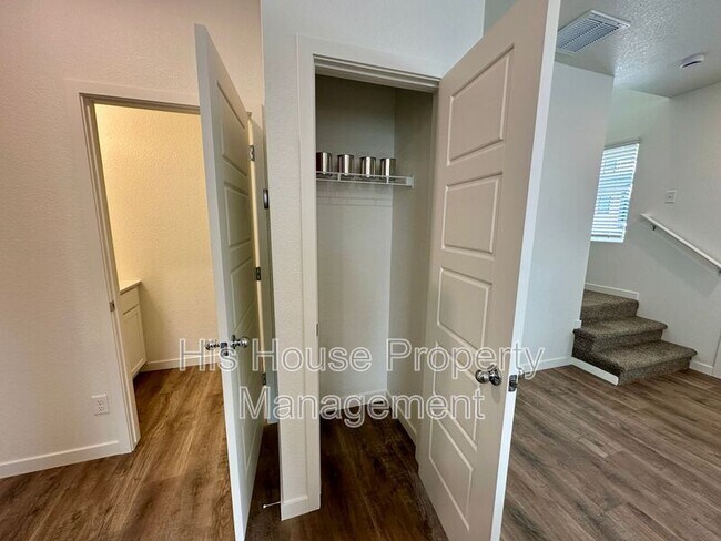 Building Photo - 3912 Pinnacles Ct