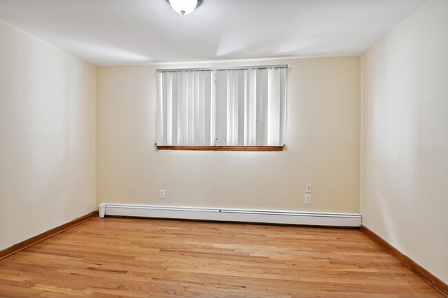 Building Photo - 350 Cator Ave