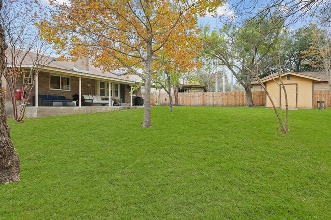 Building Photo - 6716 Skynook Dr