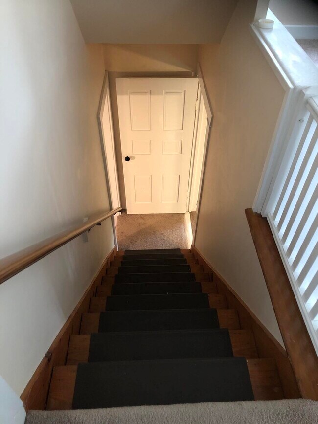 Stairs - 164 S River St