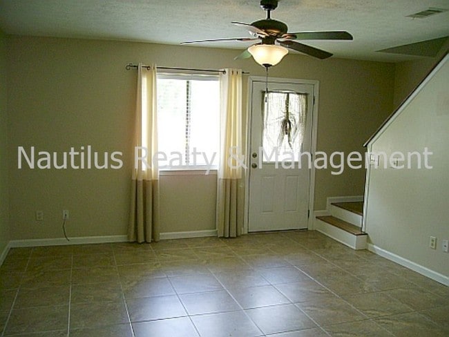 Building Photo - 1461 Kraft Ave