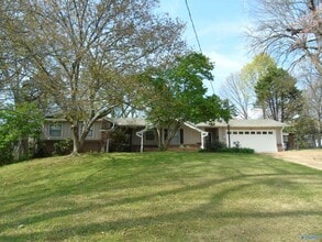 Building Photo - 2504 Maysville Cir NE