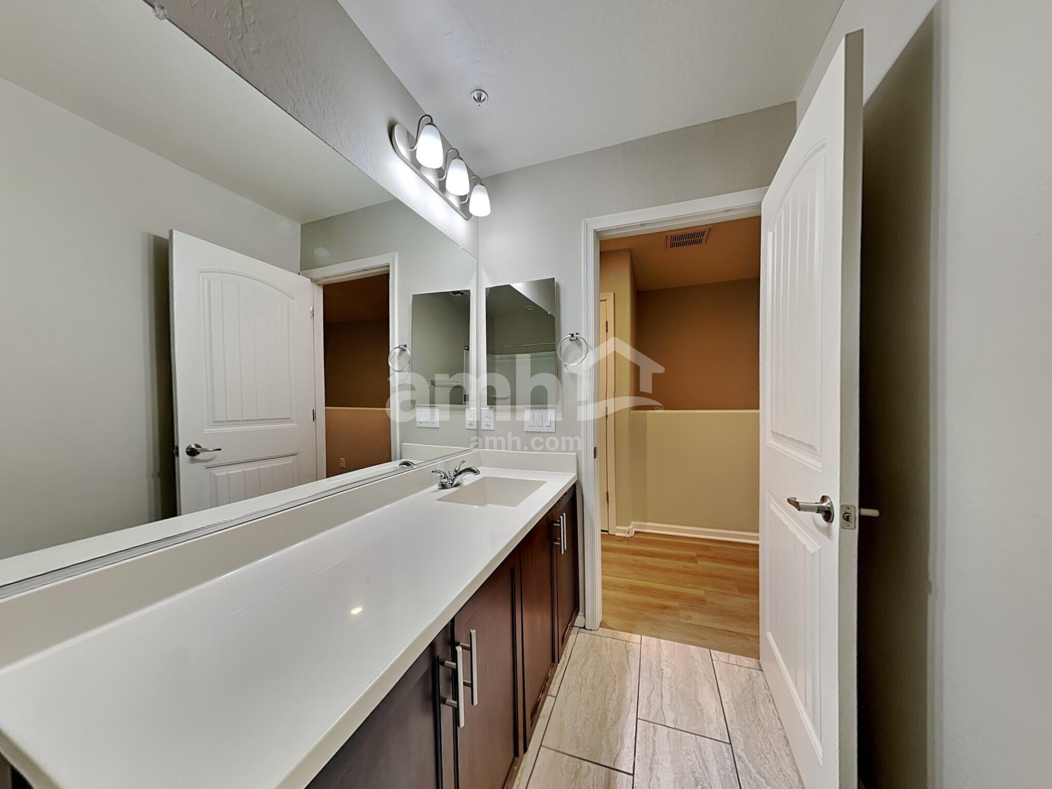 Building Photo - 20715 W Thomas Rd