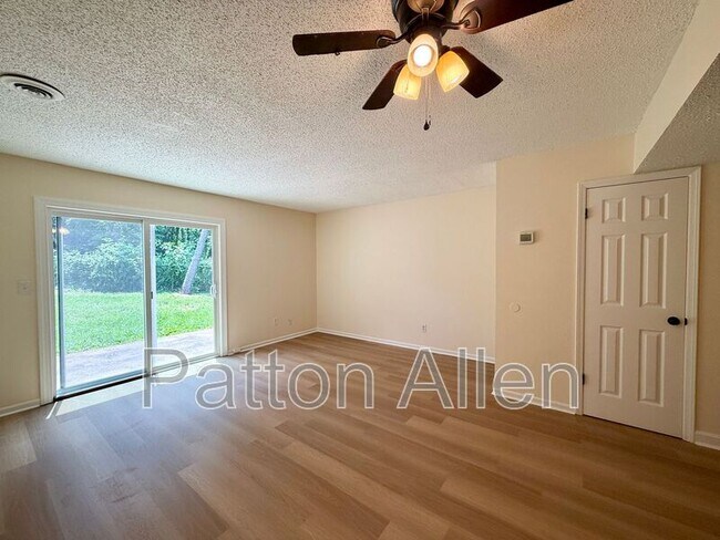 Building Photo - 4 Dawnwood Cir