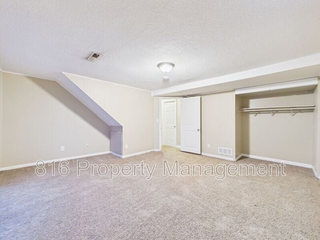 Building Photo - 131 S Crescent Ave