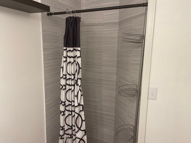 Building Photo - 615 Virginia Ct