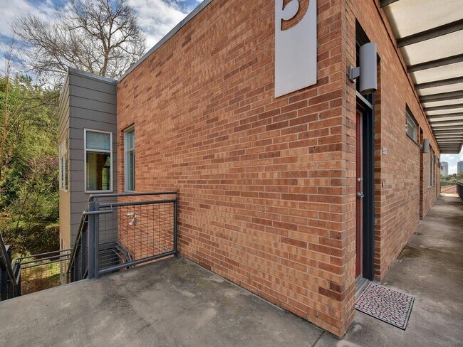 Building Photo - 2205 N Lamar Blvd
