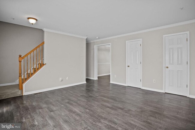 Building Photo - 618 Songbird Ct