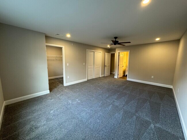 Building Photo - 108 Mammoth Rd